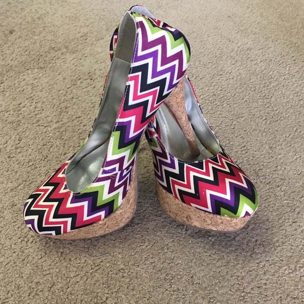 Ladies shoes by doll house Size 8 1/2